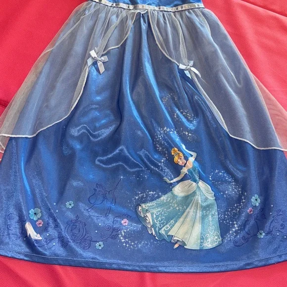 Disney’s Cinderella nightgown/dress up Dress.  Size 5T. - Picture 3 of 5
